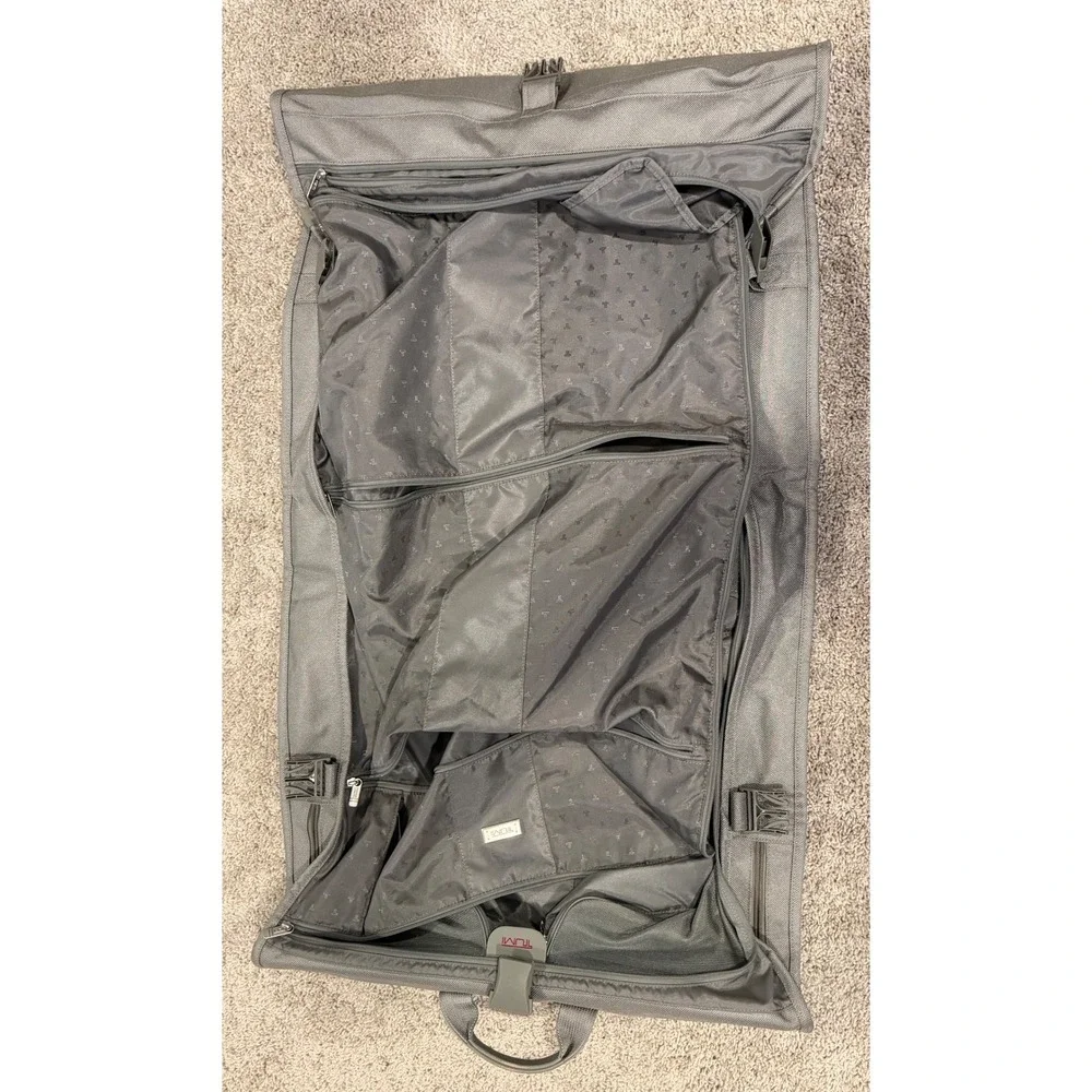 Tumi Alpha Grey Ballistic Nylon Tri-Fold Garment Bag Travel Suit Carrier Luggage